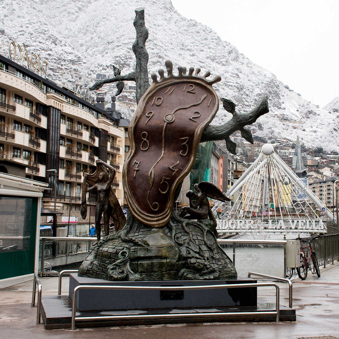 Столица в облаках